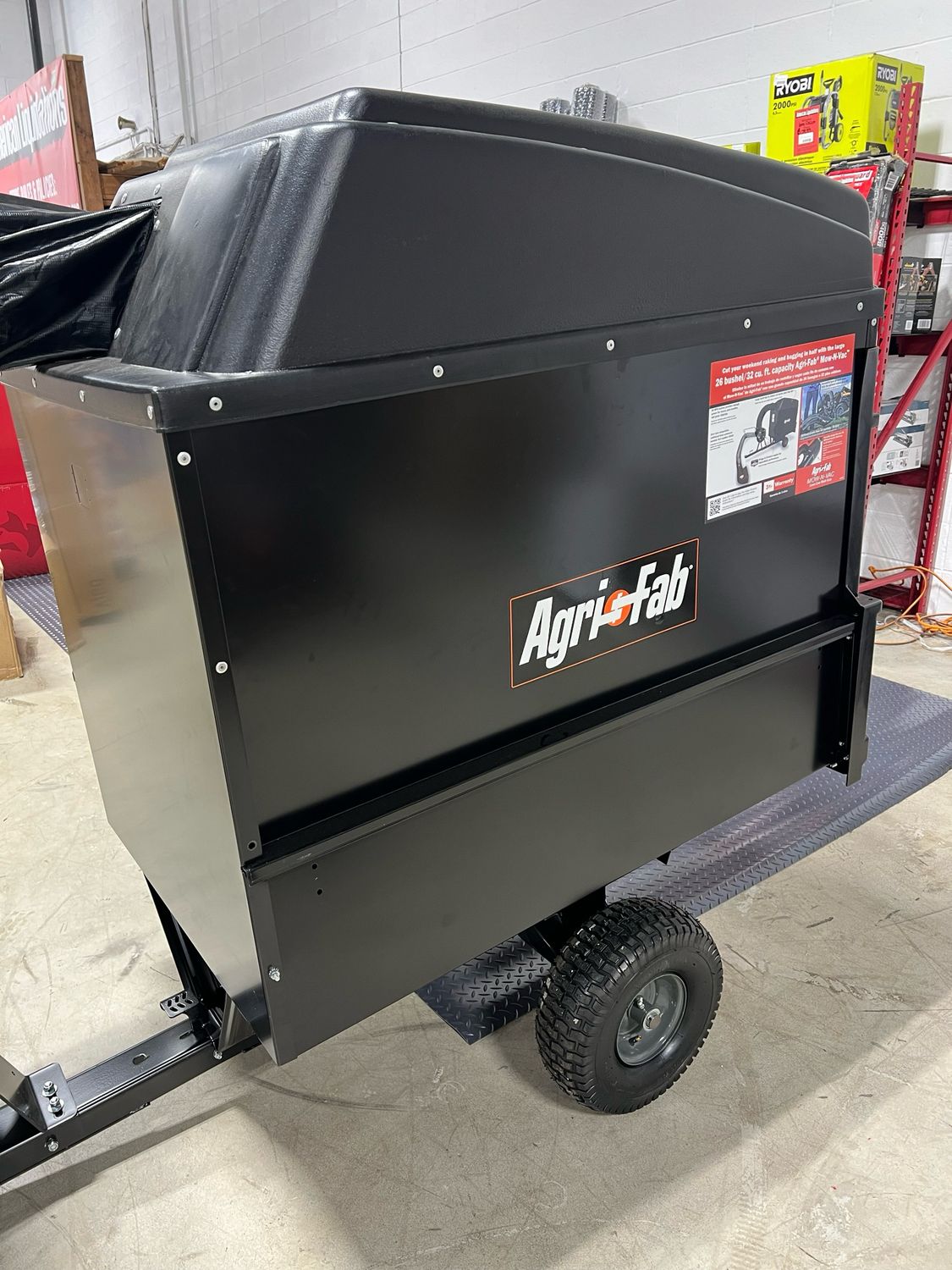 Agri-Fab Mow N Vac, 32 Cu Ft Capacity - Image 3