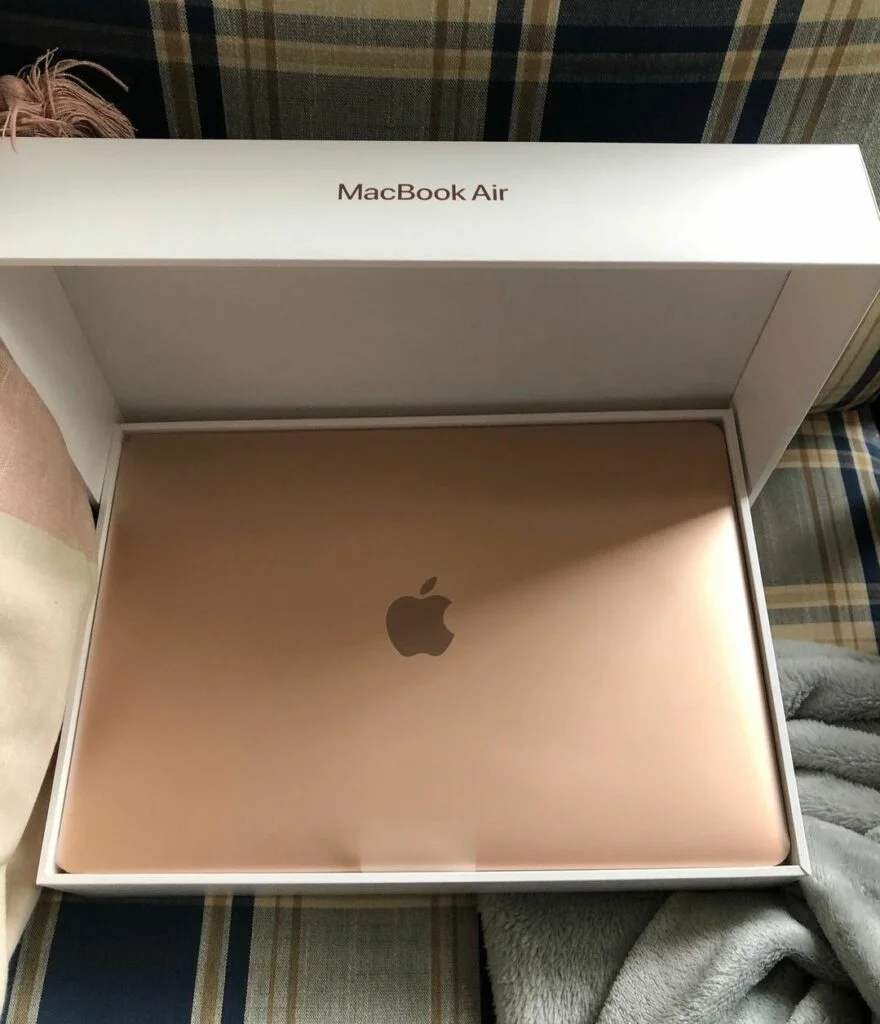MacBook Wholesale Pallets - Image 2