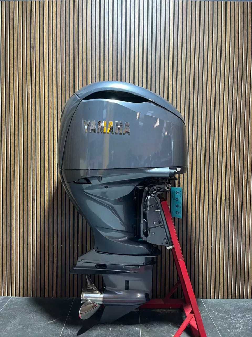 Yamaha F300 Outboard Engine